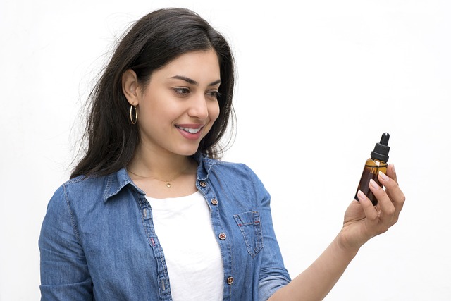 cbd-oil-5358406_640